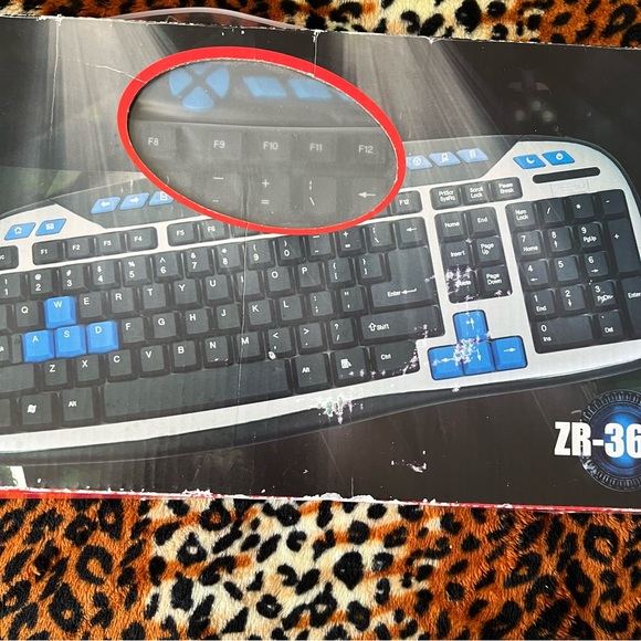 ZR-3606 Gaming Keyboard - Black and Blue - Picture 2 of 7